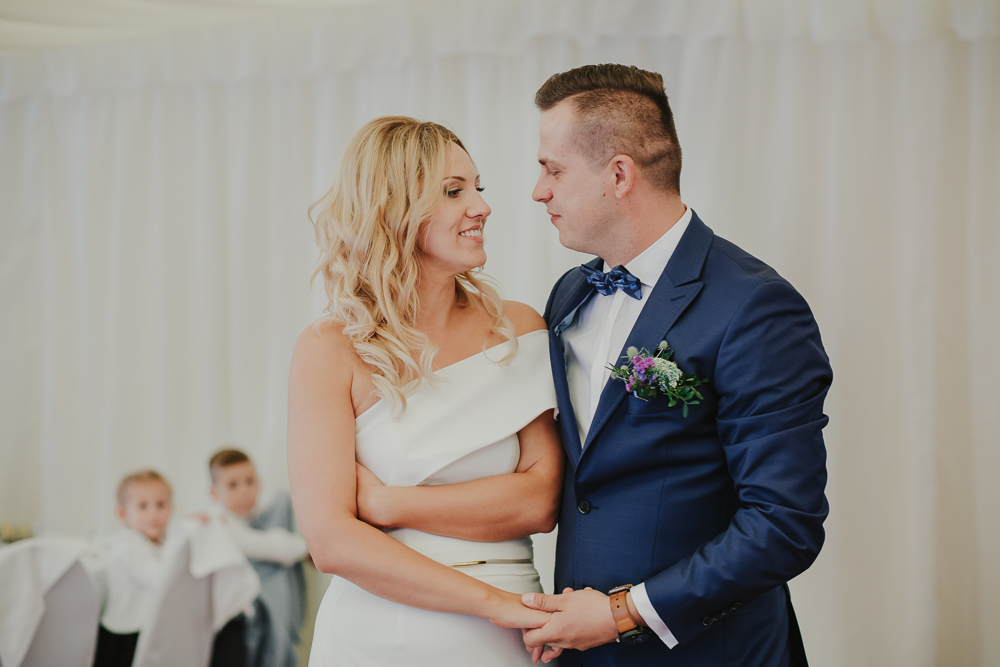 Natasza i Paweł – ślub pod chmurką - fotograf ślubny Białystok Łomża Podlasie - Kamil Rumiński fotografia ślubna - fotograf ślubny Białystok Łomża