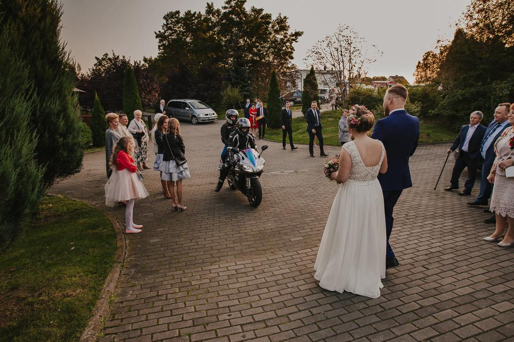 Sylwia i Dawid – reportaż ze ślubu - fotograf ślubny Białystok Łomża Podlasie - Kamil Rumiński fotografia ślubna - fotograf ślubny Białystok Łomża