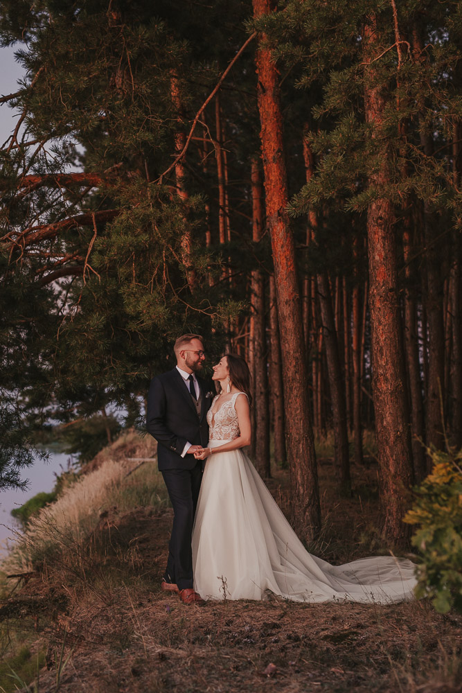 Kasia i Paweł – plener o wschodzie słońca - fotograf ślubny Białystok Łomża Podlasie - Kamil Rumiński fotografia ślubna - fotograf ślubny Białystok Łomża