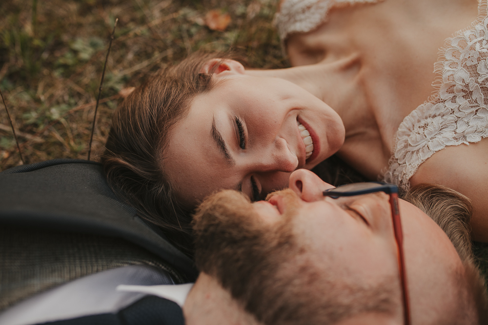 Kasia i Paweł – plener o wschodzie słońca - fotograf ślubny Białystok Łomża Podlasie - Kamil Rumiński fotografia ślubna - fotograf ślubny Białystok Łomża