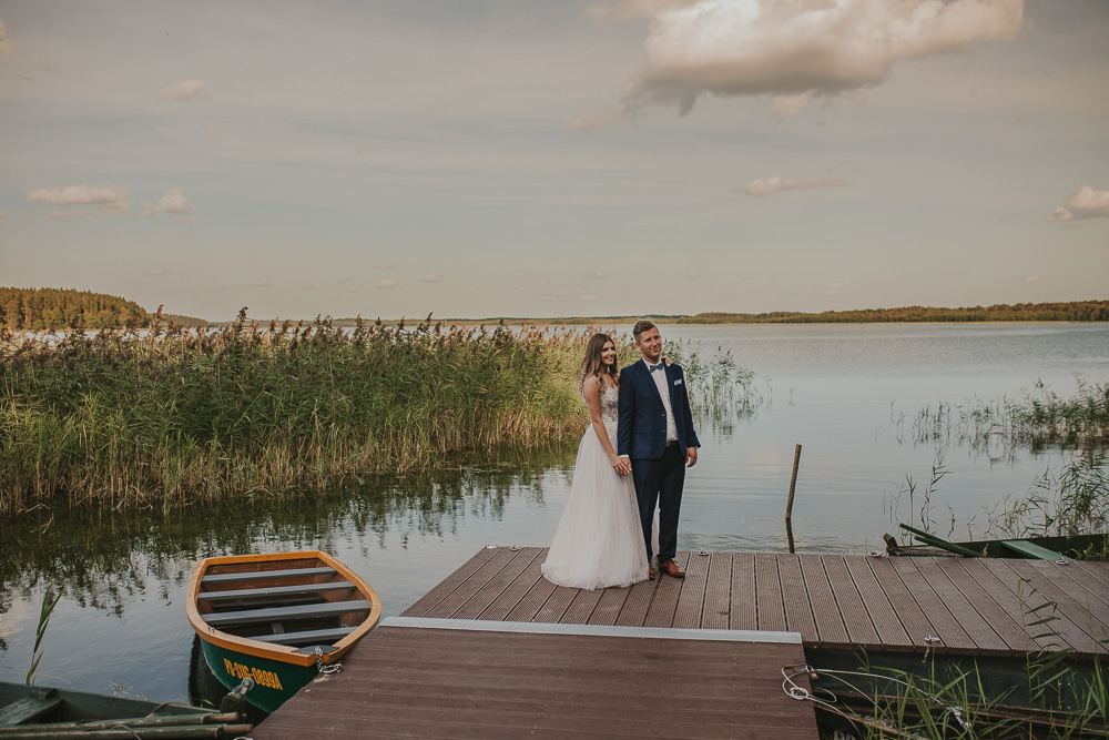 Sylwia i Michał – plener ślubny nad jeziorami - fotograf ślubny Białystok Łomża Podlasie - Kamil Rumiński fotografia ślubna - fotograf ślubny Białystok Łomża